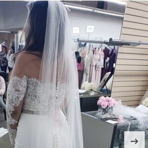 New with tags “UNALTERED” never worn beautiful Pronovias Dracma Wedding Dress